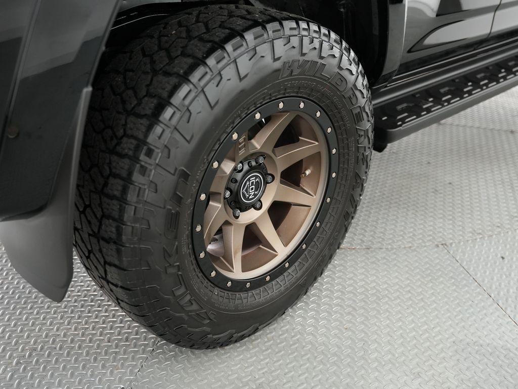 Toyota 4Runner TRD Off Road Premium 4WD (Natl) 2018