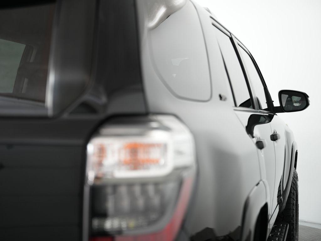 Toyota 4Runner TRD Off Road Premium 4WD (Natl) 2018