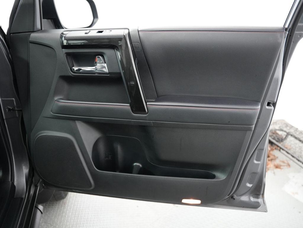 Toyota 4Runner TRD Off Road Premium 4WD (Natl) 2020