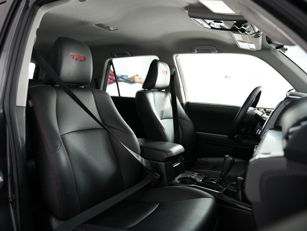 Toyota 4Runner TRD Off Road Premium 4WD (Natl) 2020