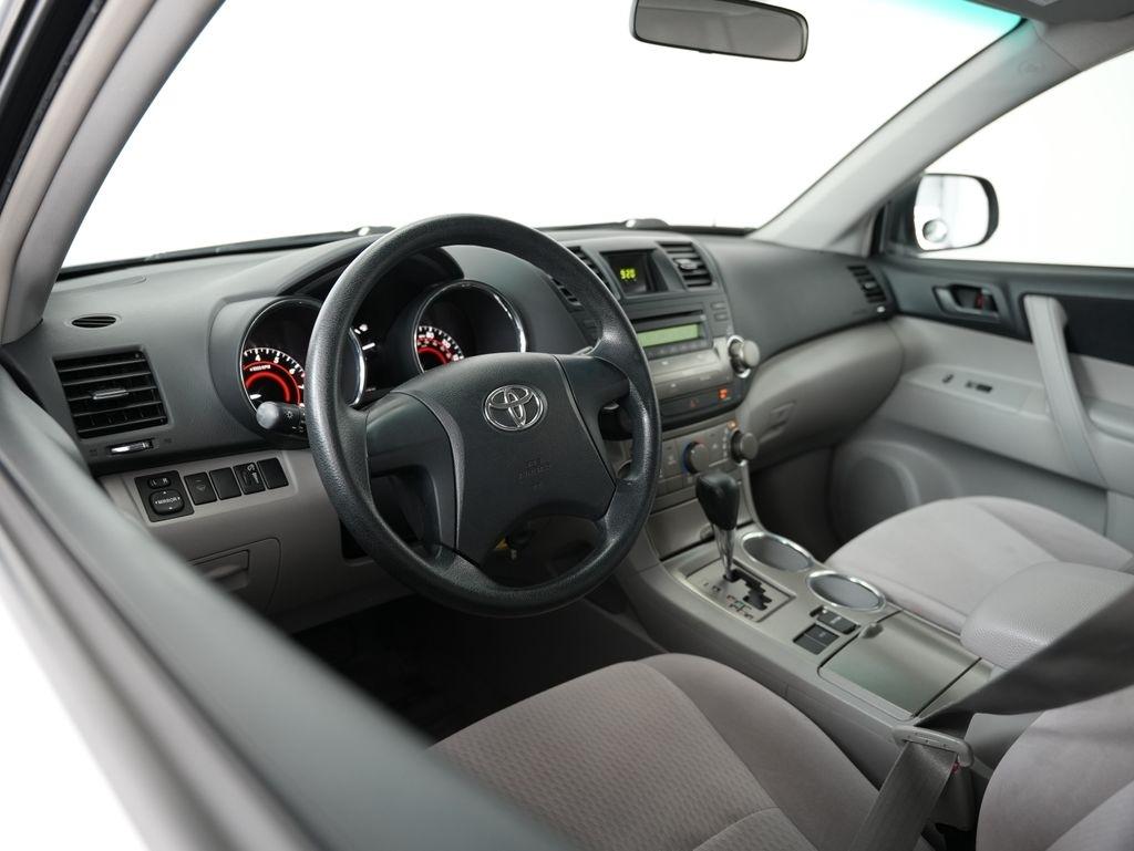 Toyota Highlander FWD 4dr Base (Natl) 2008