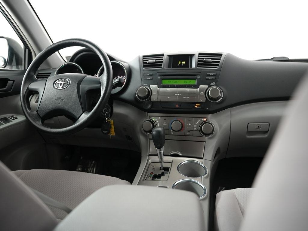 Toyota Highlander FWD 4dr Base (Natl) 2008