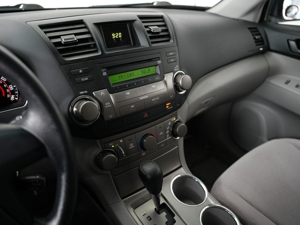 Toyota Highlander FWD 4dr Base (Natl) 2008