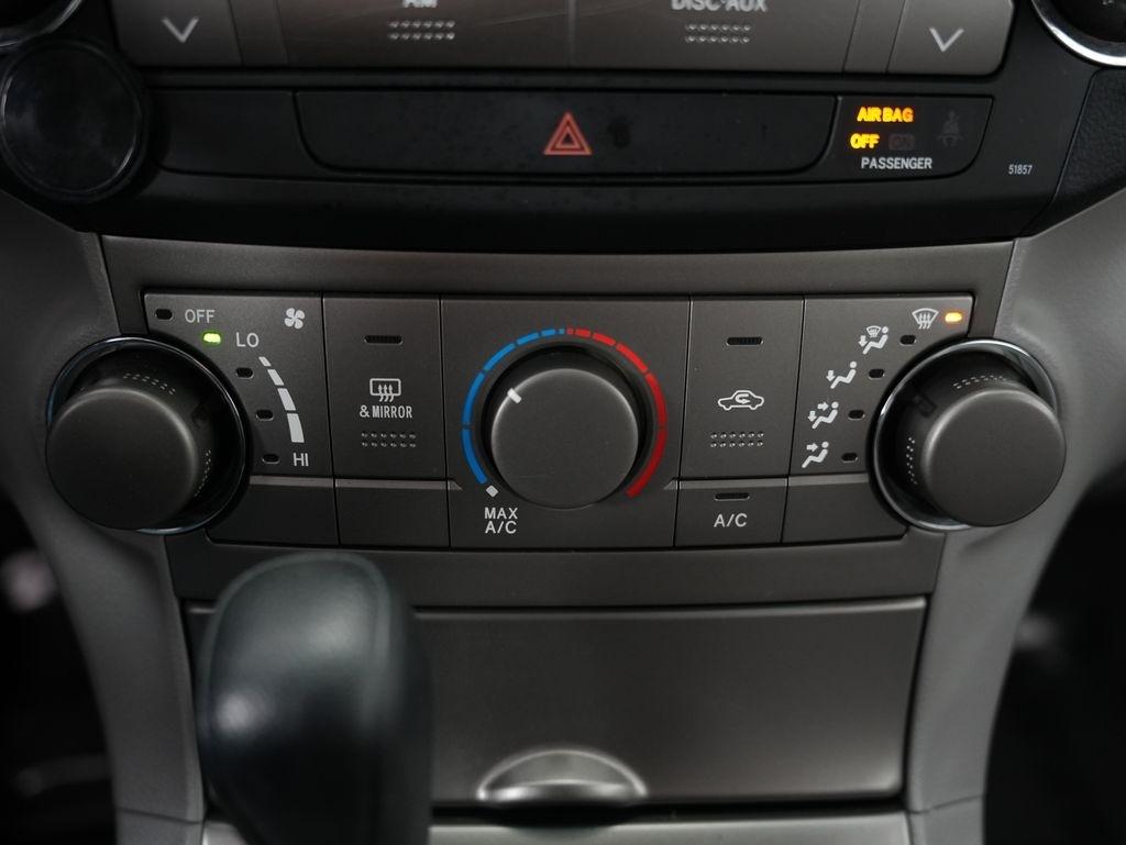 Toyota Highlander FWD 4dr Base (Natl) 2008