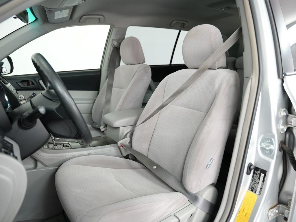 Toyota Highlander FWD 4dr Base (Natl) 2008