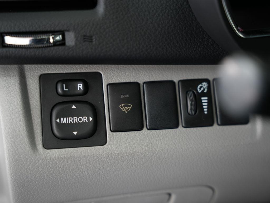 Toyota Highlander FWD 4dr Base (Natl) 2008