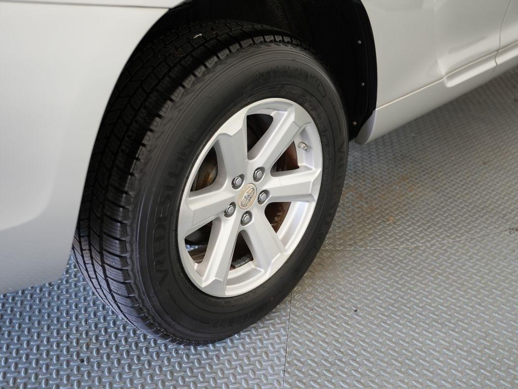 Toyota Highlander FWD 4dr Base (Natl) 2008