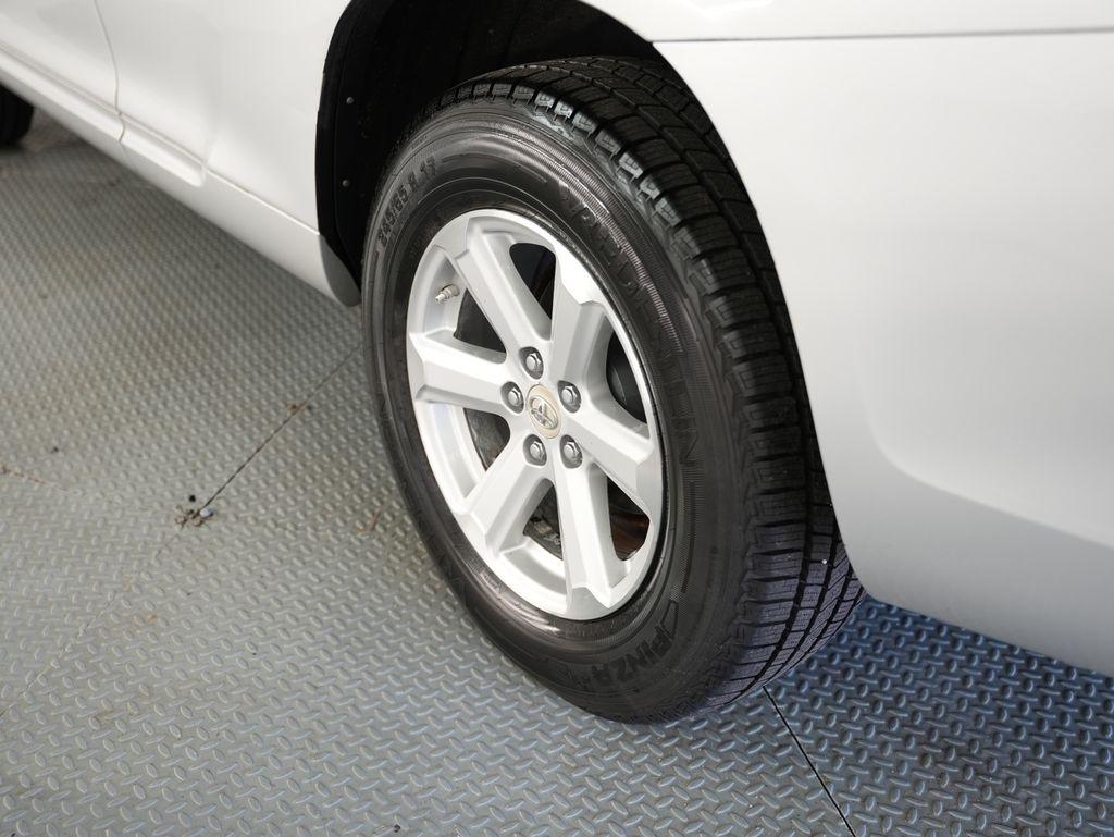 Toyota Highlander FWD 4dr Base (Natl) 2008