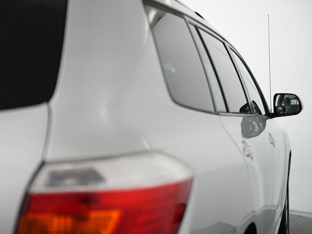 Toyota Highlander FWD 4dr Base (Natl) 2008