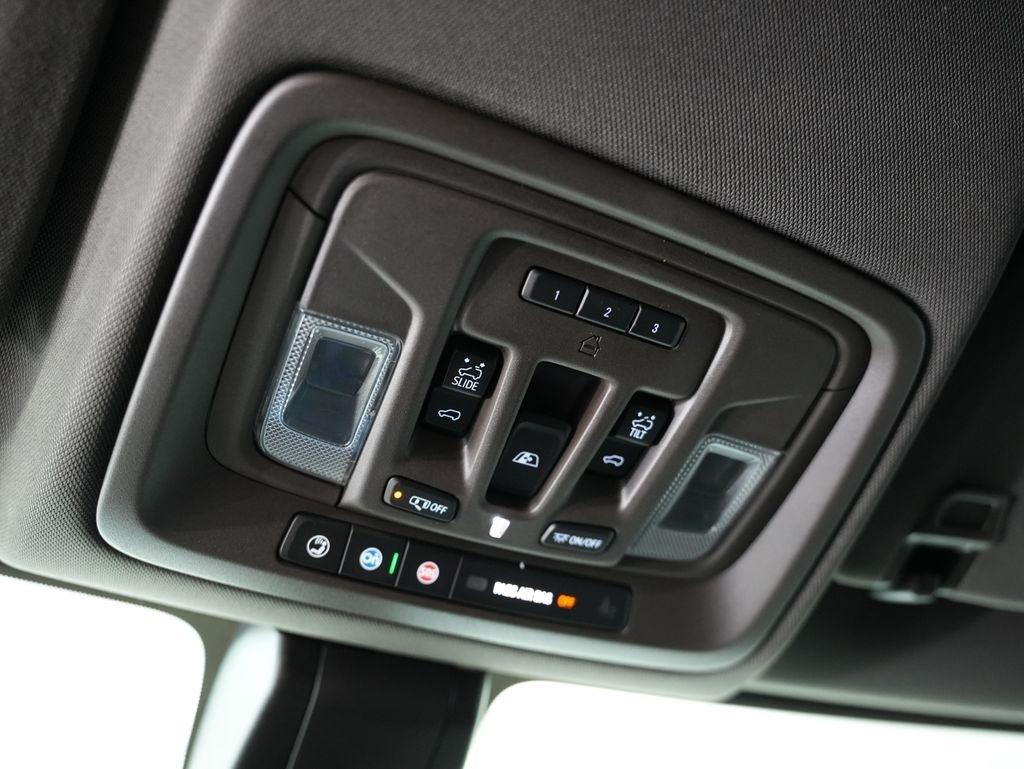 GMC Sierra 1500 4WD Crew Cab 147" Denali 2019