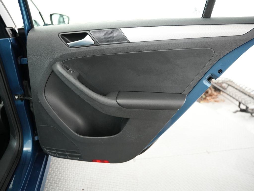 Volkswagen Jetta Sedan 4dr Auto 1.4T SE 2016