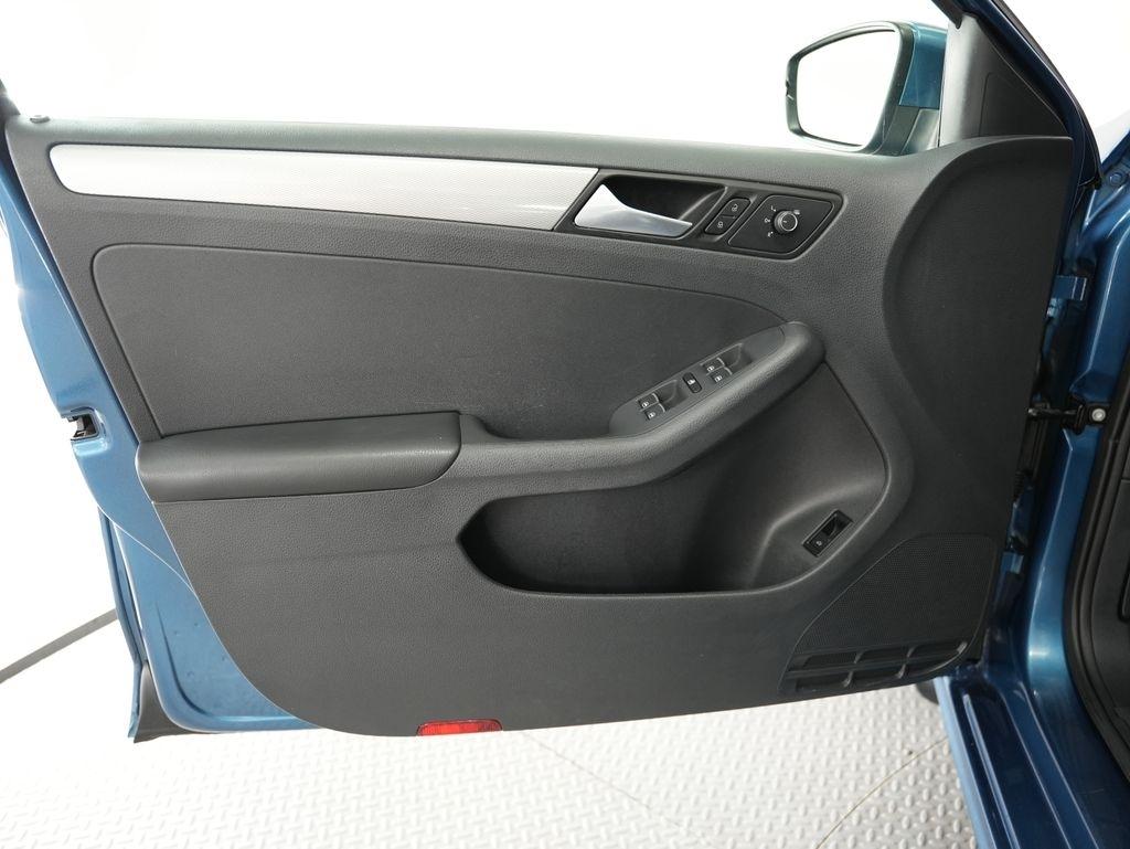 Volkswagen Jetta Sedan 4dr Auto 1.4T SE 2016