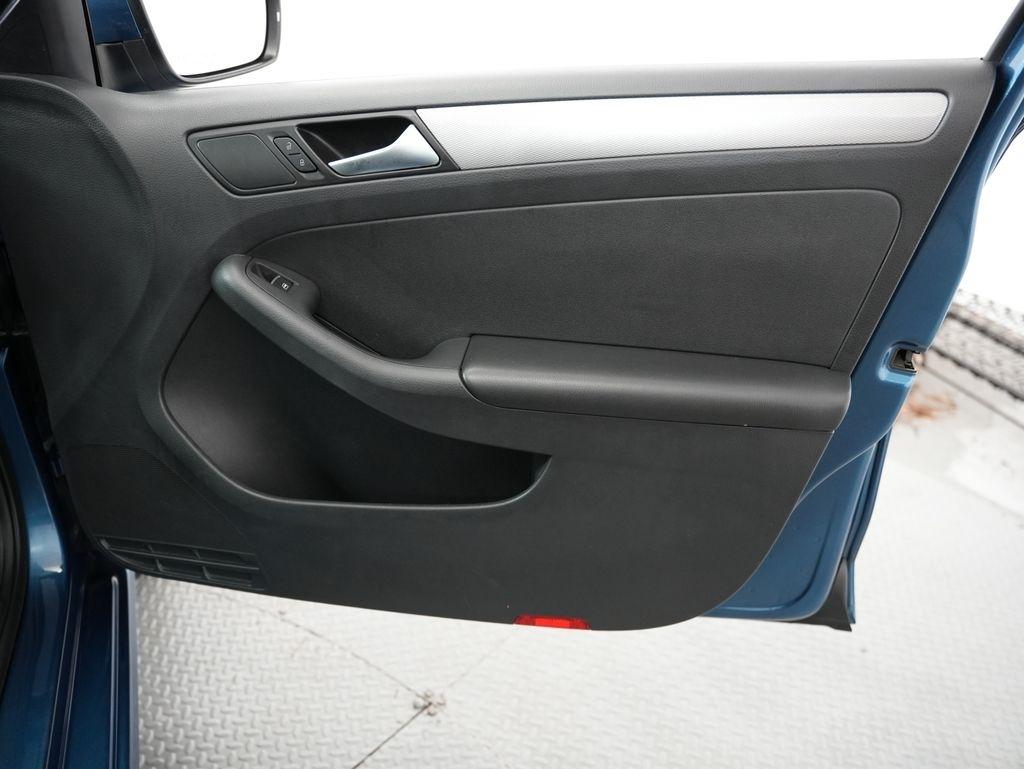 Volkswagen Jetta Sedan 4dr Auto 1.4T SE 2016