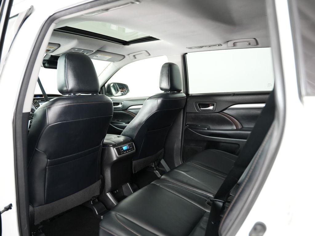 Toyota Highlander XLE V6 AWD (Natl) 2018