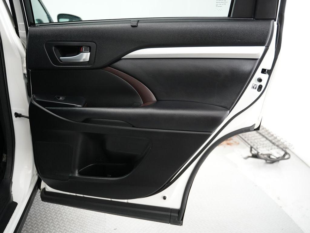 Toyota Highlander XLE V6 AWD (Natl) 2018