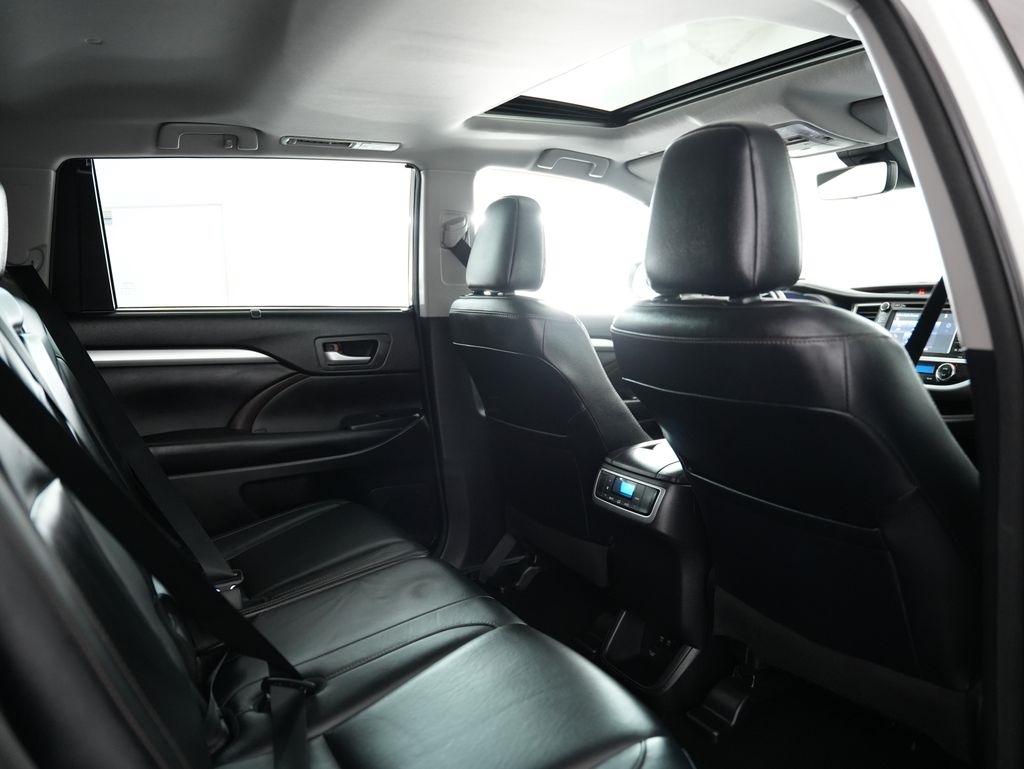 Toyota Highlander XLE V6 AWD (Natl) 2018