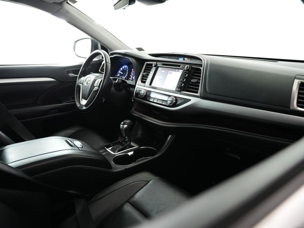 Toyota Highlander XLE V6 AWD (Natl) 2018