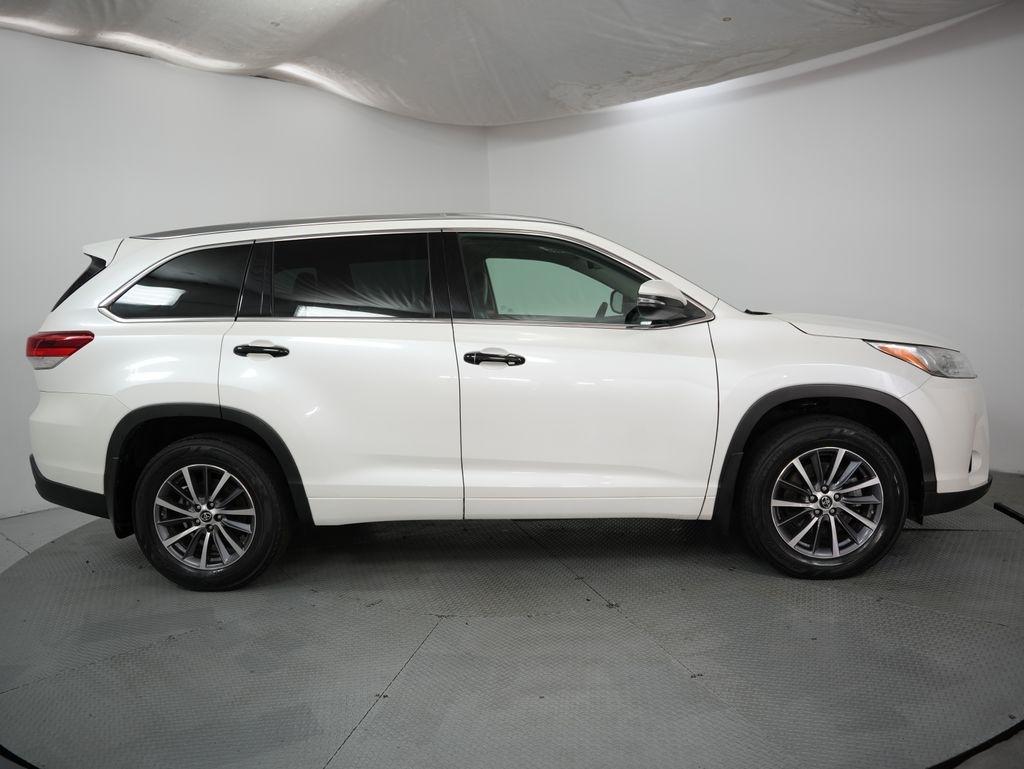 Toyota Highlander XLE V6 AWD (Natl) 2018
