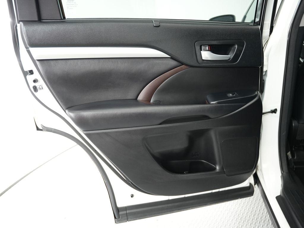 Toyota Highlander XLE V6 AWD (Natl) 2018