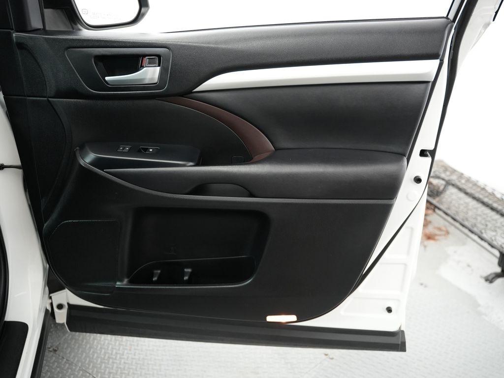 Toyota Highlander XLE V6 AWD (Natl) 2018