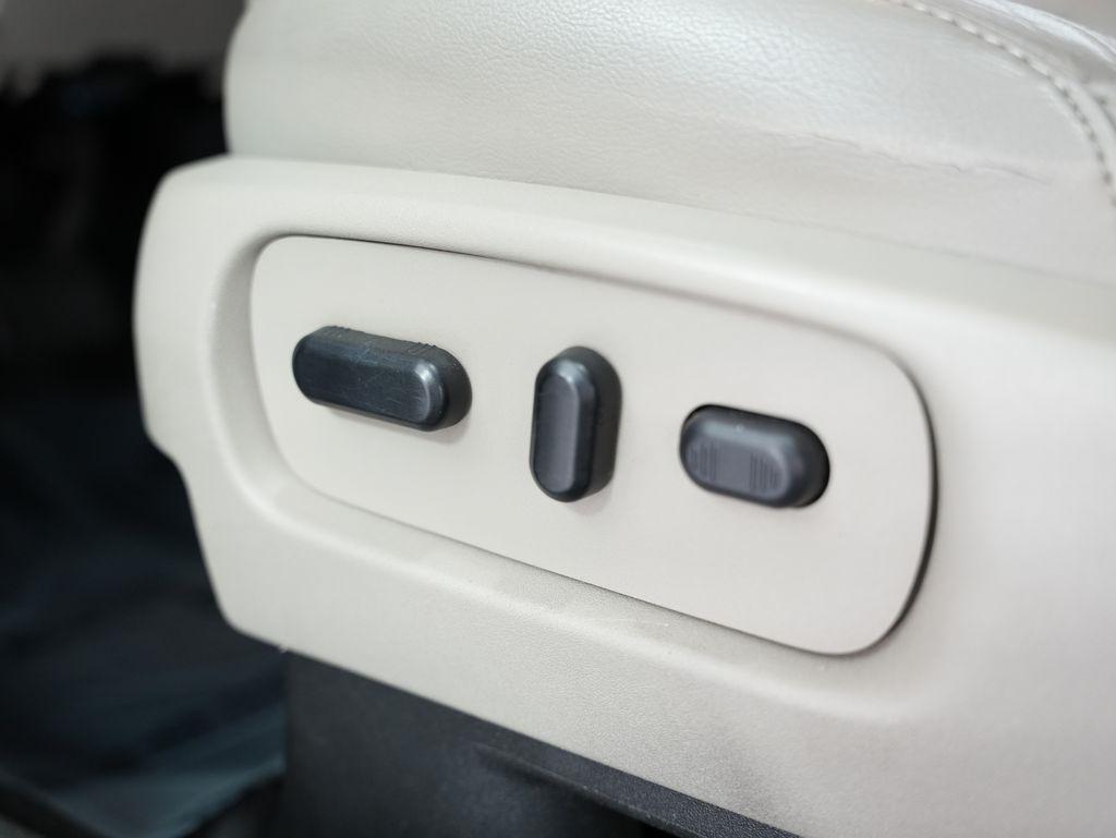 Ford Explorer 4WD 4dr XLT 2013