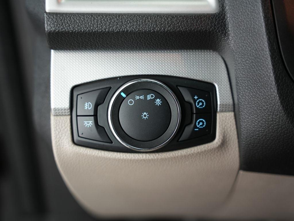 Ford Explorer 4WD 4dr XLT 2013