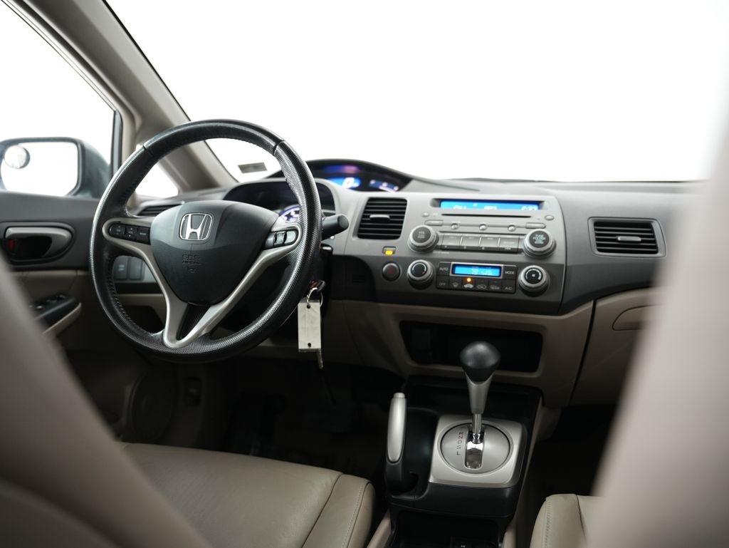 Honda Civic Hybrid 4dr Sdn L4 CVT 2011