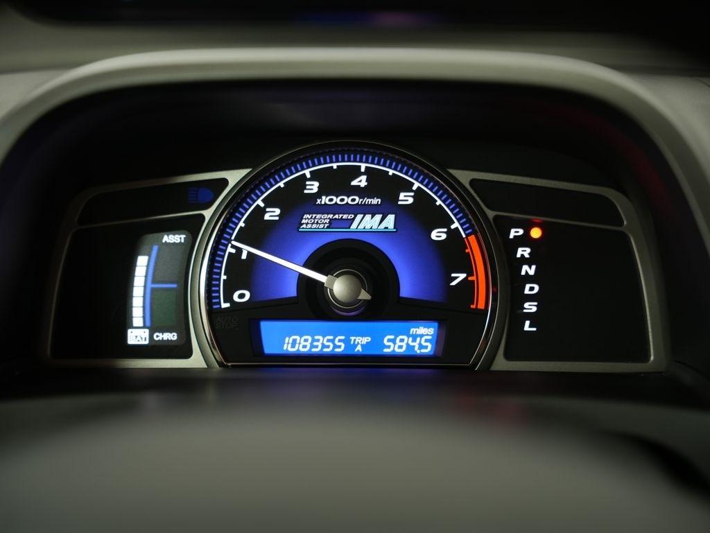 Honda Civic Hybrid 4dr Sdn L4 CVT 2011