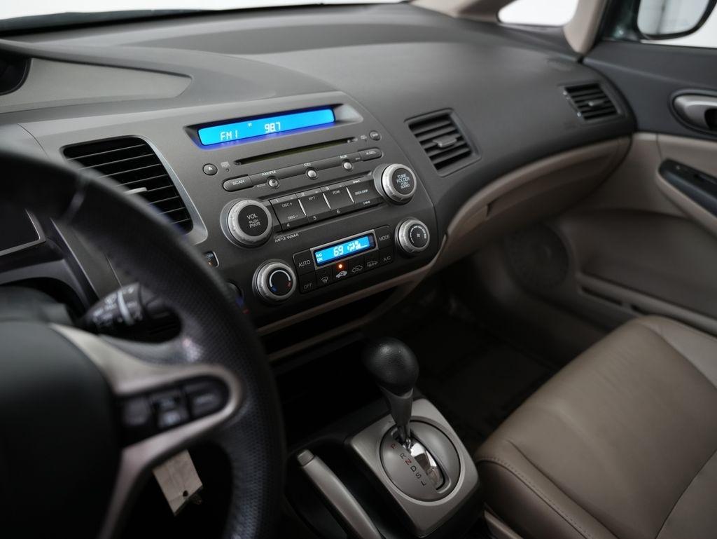 Honda Civic Hybrid 4dr Sdn L4 CVT 2011