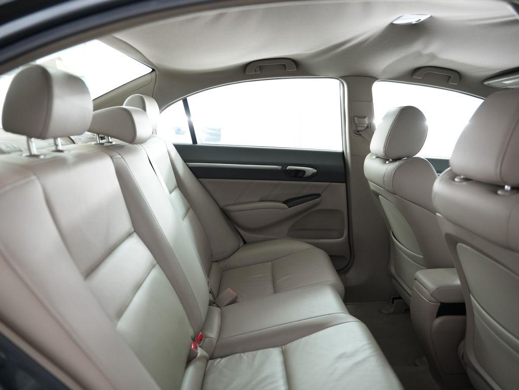 Honda Civic Hybrid 4dr Sdn L4 CVT 2011