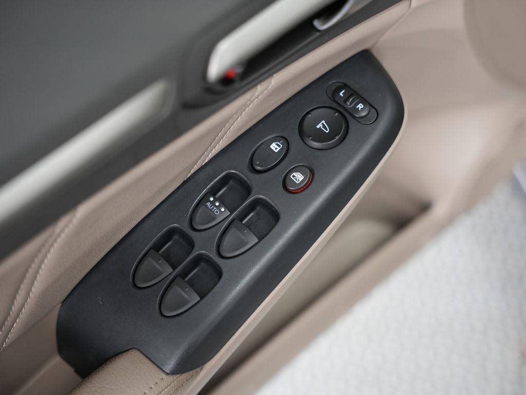 Honda Civic Hybrid 4dr Sdn L4 CVT 2011