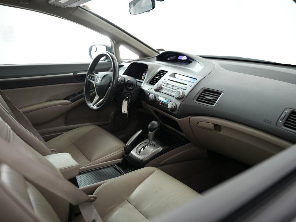Honda Civic Hybrid 4dr Sdn L4 CVT 2011