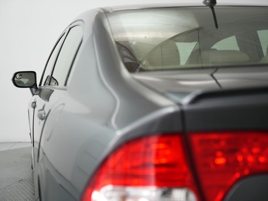 Honda Civic Hybrid 4dr Sdn L4 CVT 2011