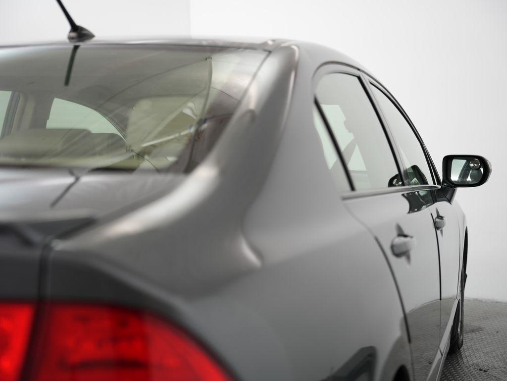 Honda Civic Hybrid 4dr Sdn L4 CVT 2011