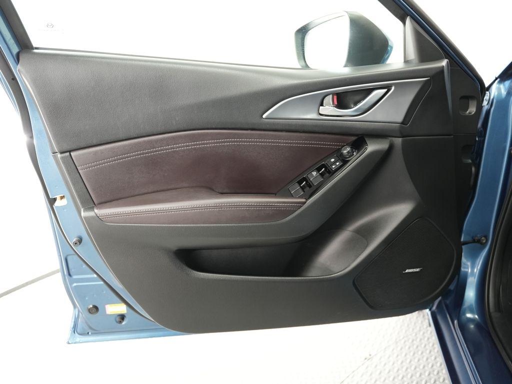 Mazda Mazda3 5-Door Grand Touring Auto 2017