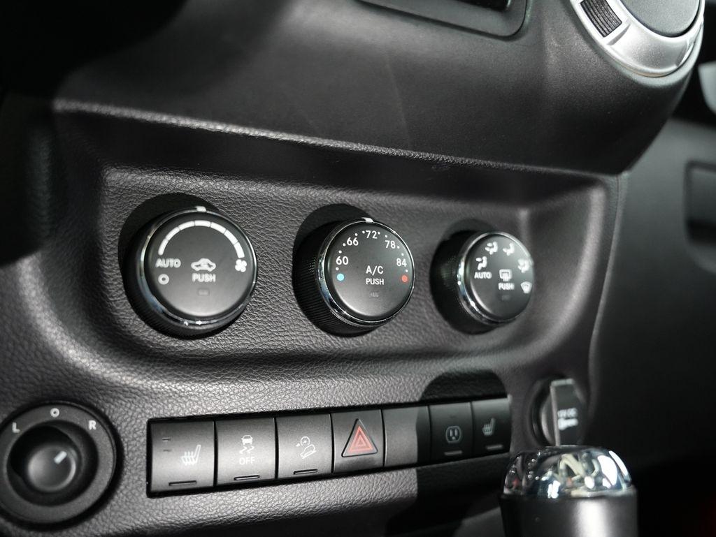 Jeep Wrangler Unlimited 4WD 4dr Rubicon 2015