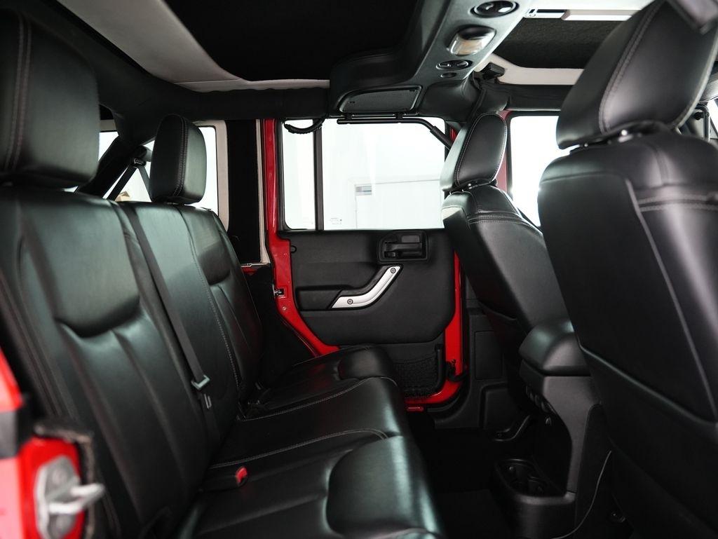 Jeep Wrangler Unlimited 4WD 4dr Rubicon 2015