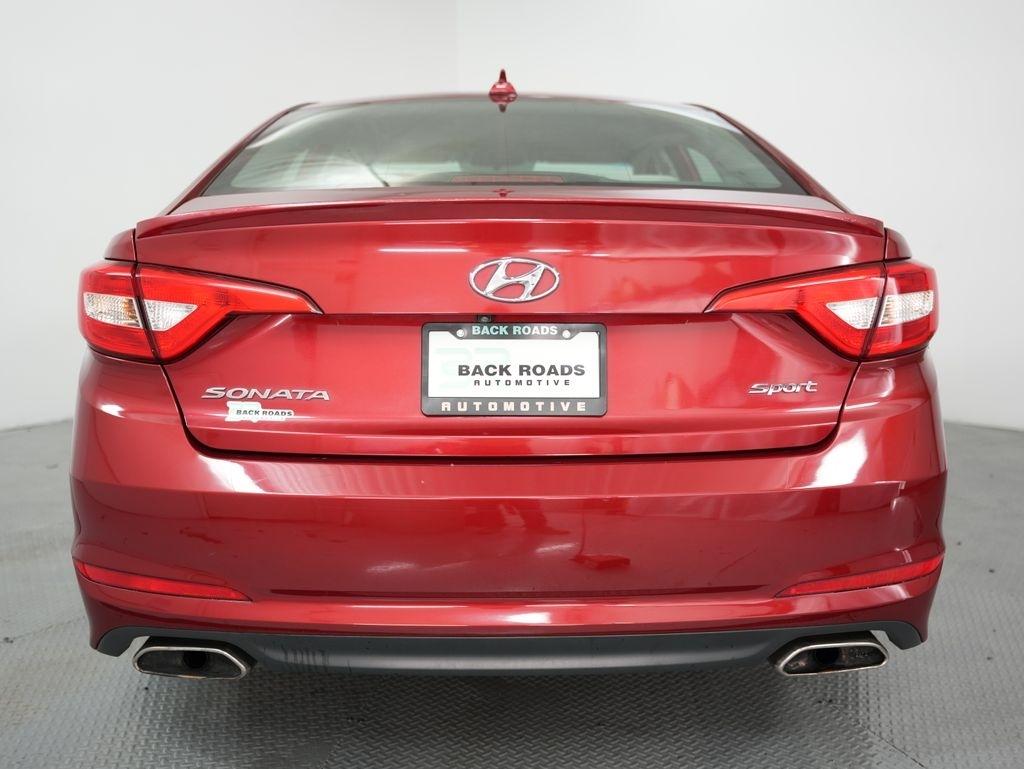 Hyundai Sonata 4dr Sdn 2.4L Sport PZEV 2015