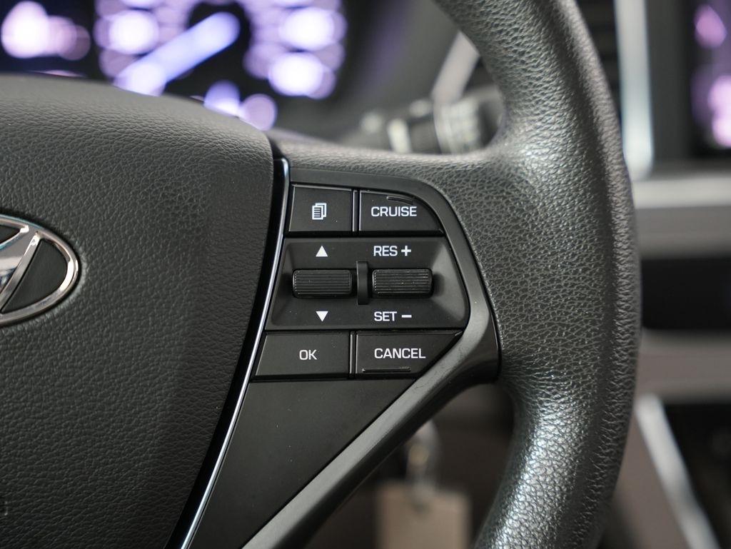 Hyundai Sonata 4dr Sdn 2.4L Sport PZEV 2015