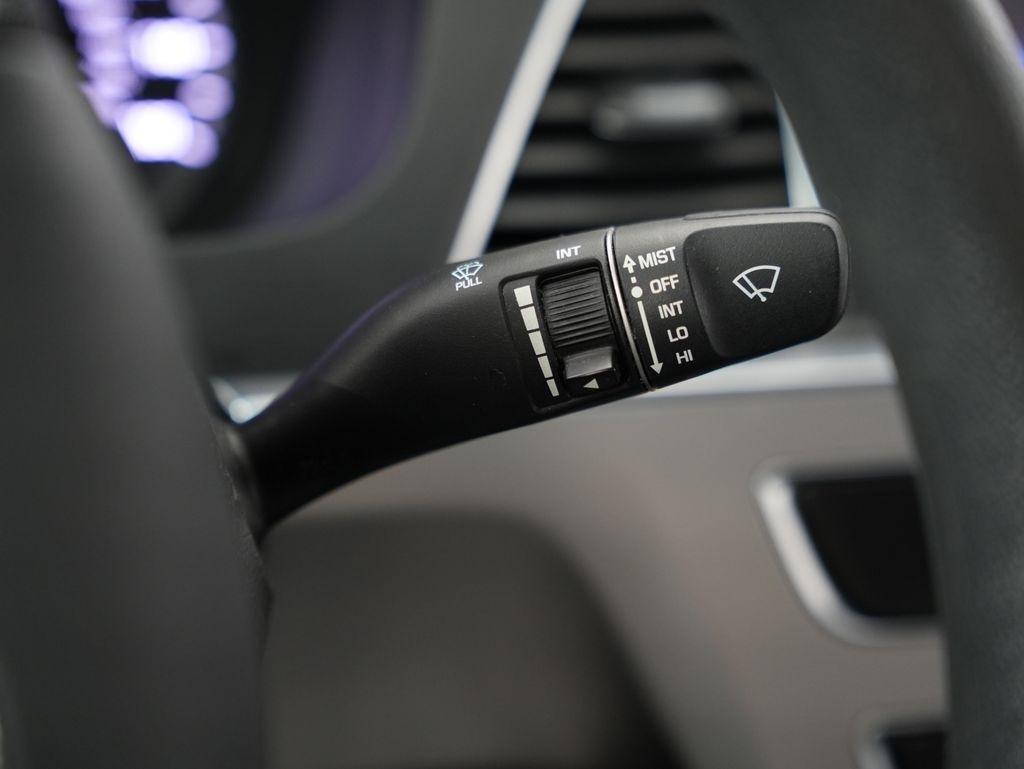 Hyundai Sonata 4dr Sdn 2.4L Sport PZEV 2015