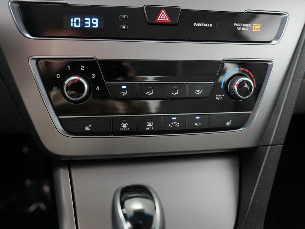 Hyundai Sonata 4dr Sdn 2.4L Sport PZEV 2015