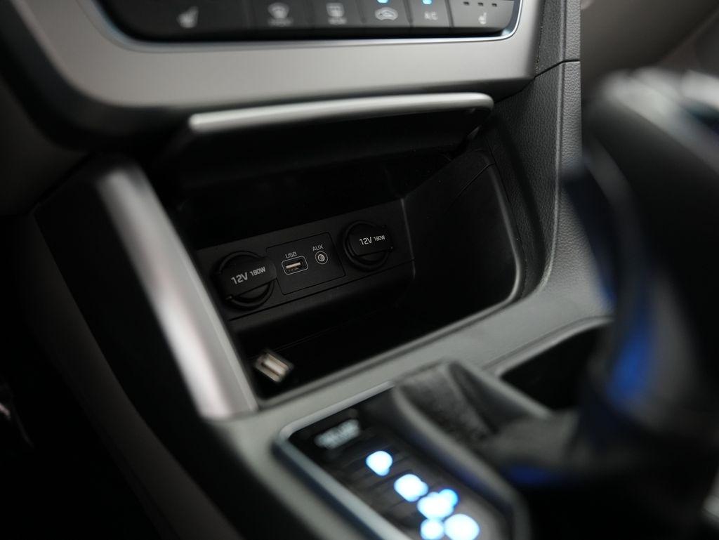 Hyundai Sonata 4dr Sdn 2.4L Sport PZEV 2015