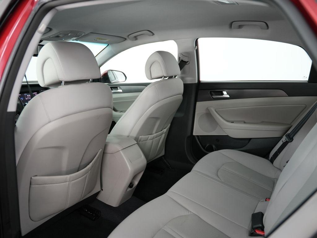 Hyundai Sonata 4dr Sdn 2.4L Sport PZEV 2015