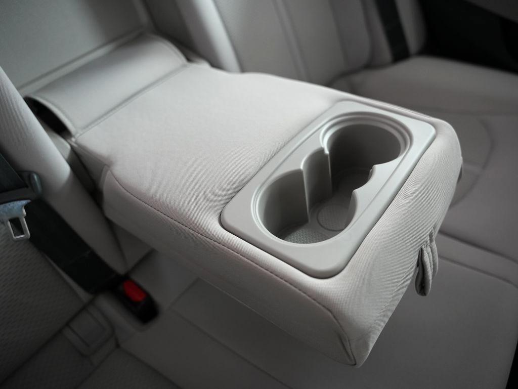 Hyundai Sonata 4dr Sdn 2.4L Sport PZEV 2015