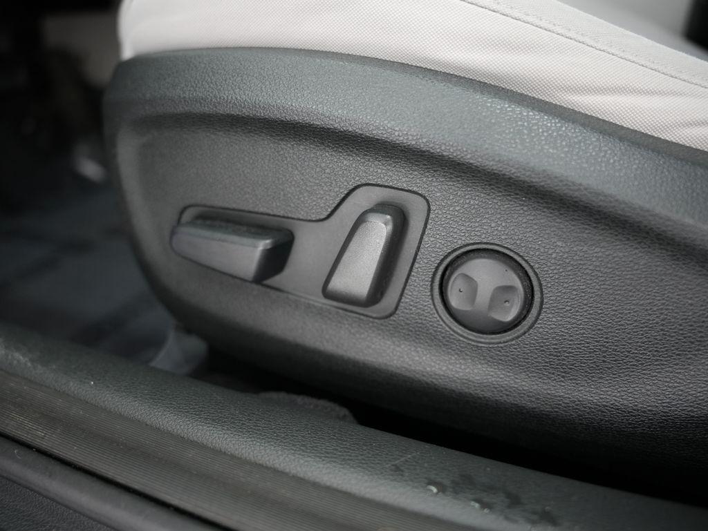 Hyundai Sonata 4dr Sdn 2.4L Sport PZEV 2015