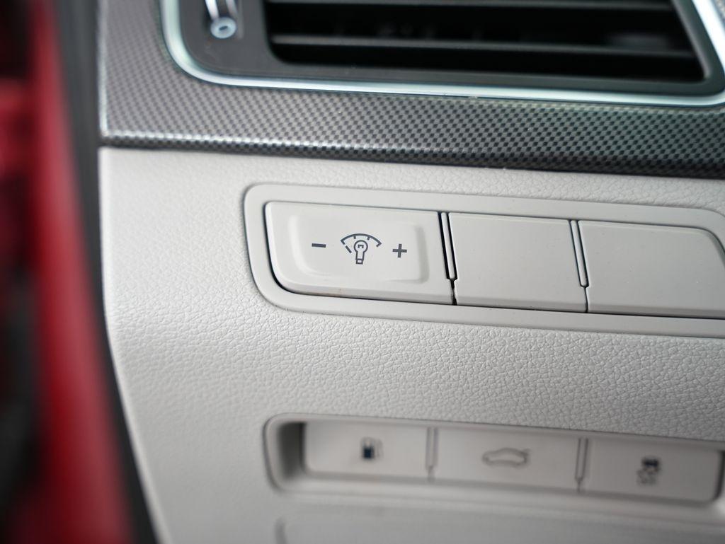 Hyundai Sonata 4dr Sdn 2.4L Sport PZEV 2015