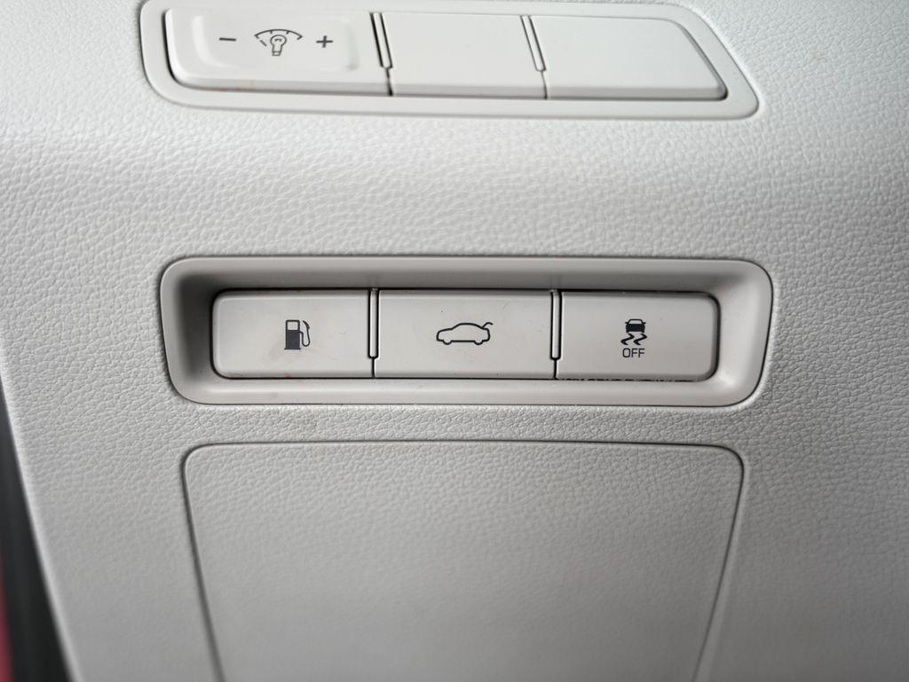 Hyundai Sonata 4dr Sdn 2.4L Sport PZEV 2015