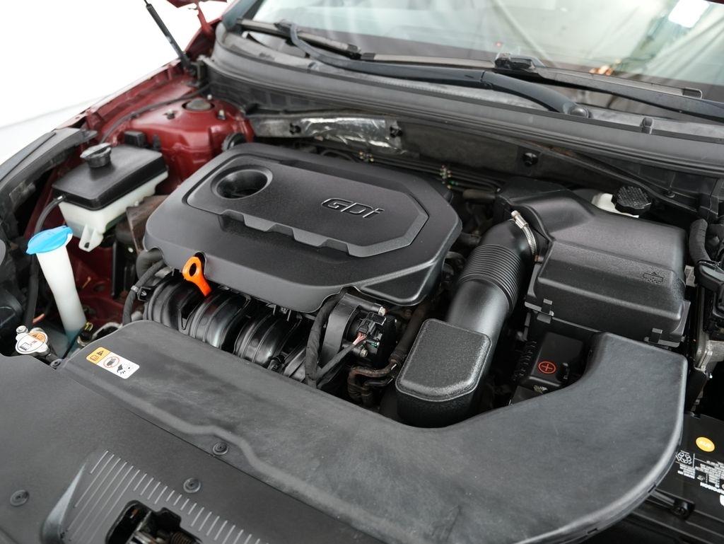 Hyundai Sonata 4dr Sdn 2.4L Sport PZEV 2015