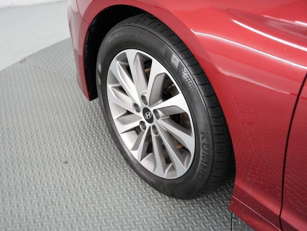 Hyundai Sonata 4dr Sdn 2.4L Sport PZEV 2015