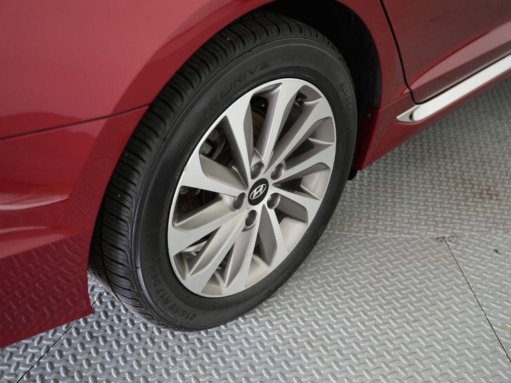 Hyundai Sonata 4dr Sdn 2.4L Sport PZEV 2015